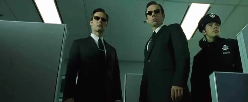 نمای زاویه پایین - Low Angle